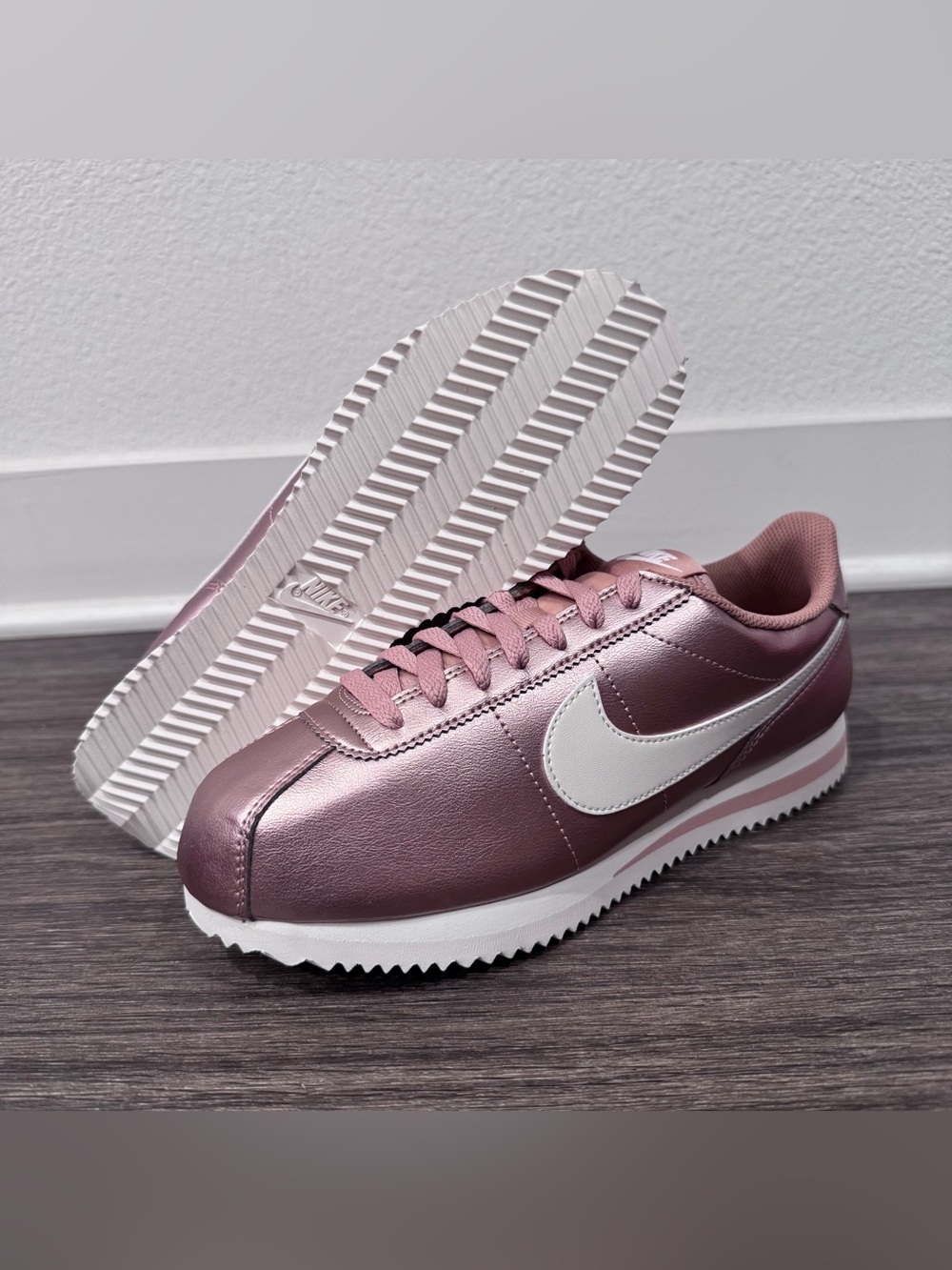 Nike Women's Cortez Shoes - Metallic Red Bronze (IR0042-900) Sz 7, 7.5, 8 - Picture 3 of 5